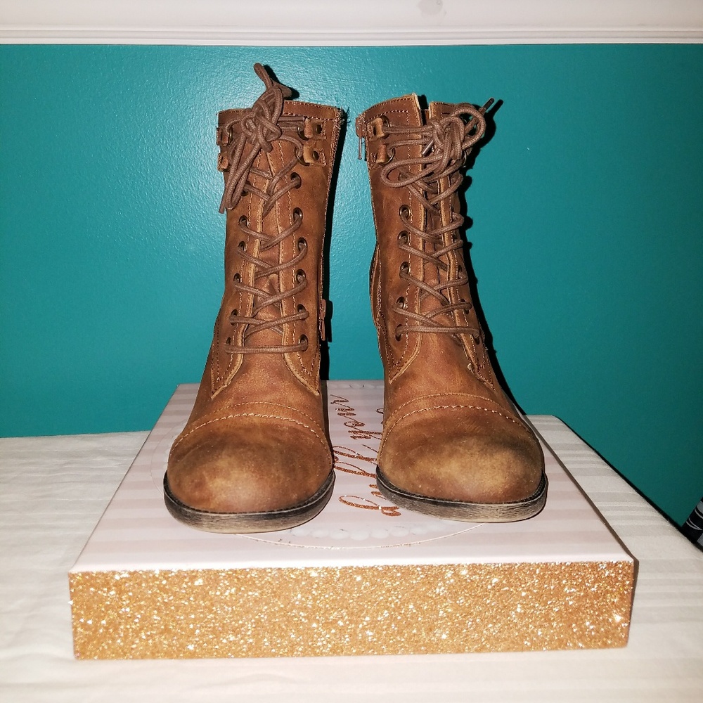 ❌SOLD❌🍁🍃Madden Girl Women's Westmont Combat Boot - Picture 3 of 7